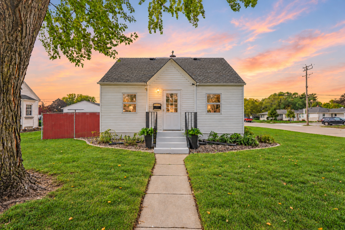 233 5th Avenue Ne, Osseo, MN 55369 - #1