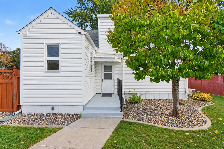 233 5th Avenue Ne, Osseo, MN 55369 - #2