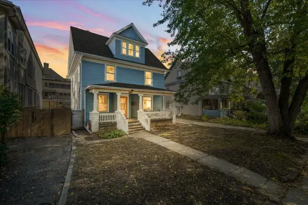 2017 Emerson Avenue S, Minneapolis, MN 55405