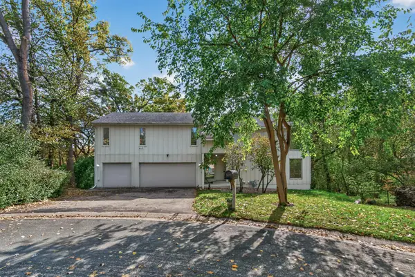 8725 Walton Oaks Drive, Bloomington, MN 55438
