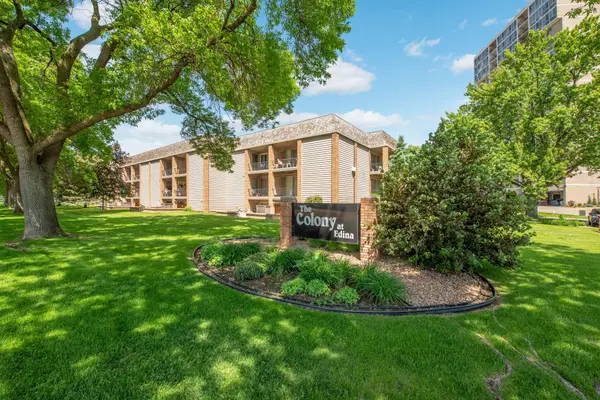 6415 Colony Way #2C, Edina, MN 55435