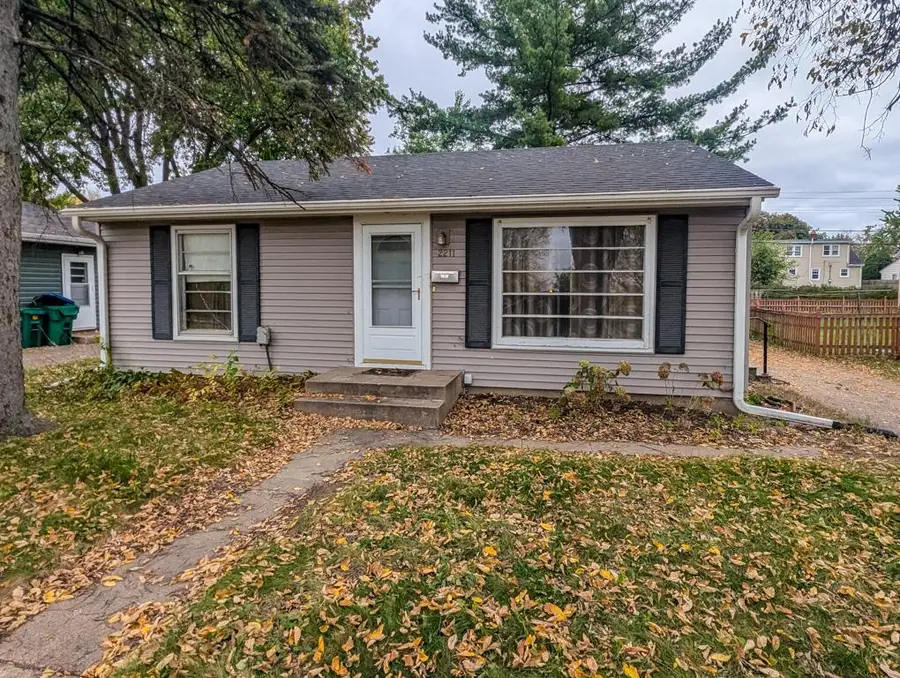 2211 Louisiana Avenue S, Saint Louis Park, MN 55426 - #2