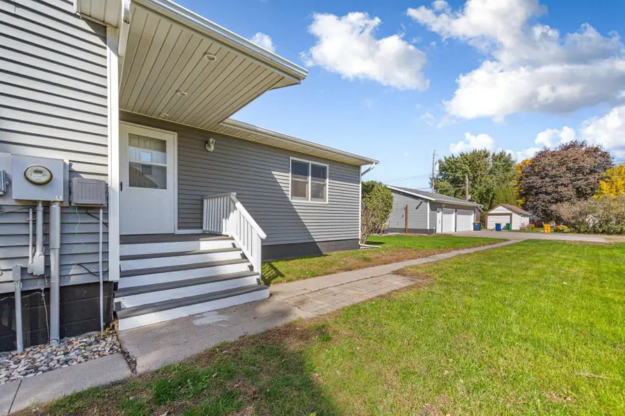 1009 S Jefferson Street, New Ulm, MN 56073 - #2