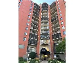 6500 Woodlake Drive #401, Richfield, MN 55423