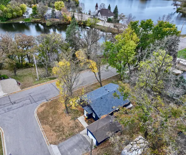 213 1st Avenue Se, New London, MN 56273