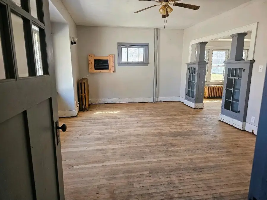 212 S Center Street, Ceylon, MN 56121 - #2