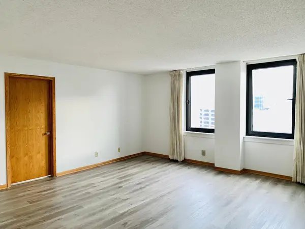 220 Broadway Avenue S #911, Rochester, MN 55904