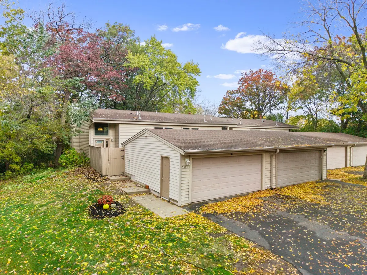 6384 Aspenwood Plaza, Woodbury, MN 55125 - #1