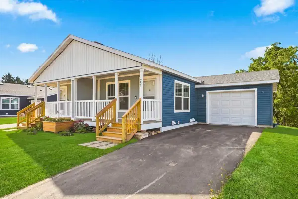 253 Panther Drive, Ellsworth, WI 54011