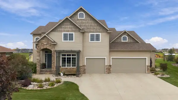 5827 Silverleaf Drive S, Fargo, ND 58104