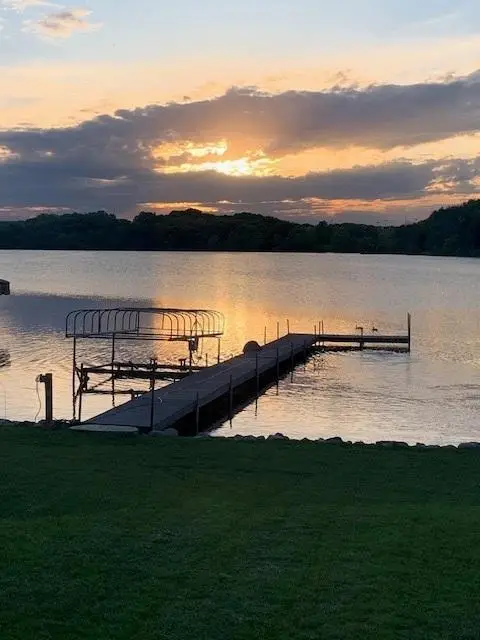 8404 Waters Edge Drive, Chanhassen, MN 55317