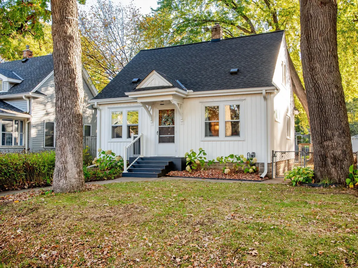 3538 Grimes Avenue N, Robbinsdale, MN 55422 - #1