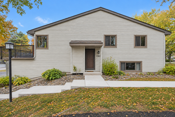 1382 Arden View Drive, Arden Hills, MN 55112
