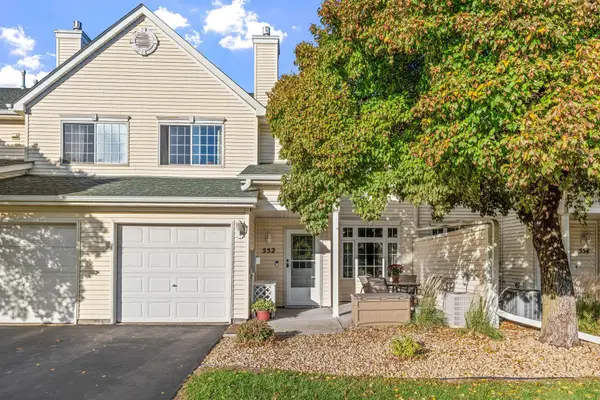 552 Aqua Circle, Lino Lakes, MN 55014