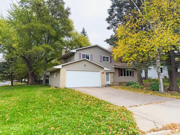 1081 Cedarwood Drive, Saint Paul, MN 55125