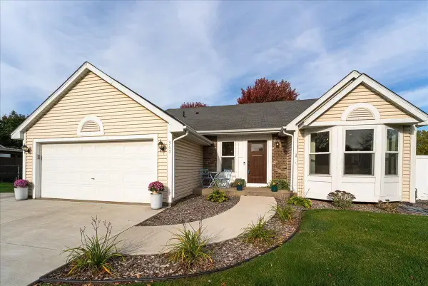 565 Coventry Parkway, Eagan, MN 55123