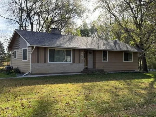 921 S Meadow Road, Litchfield, MN 55355