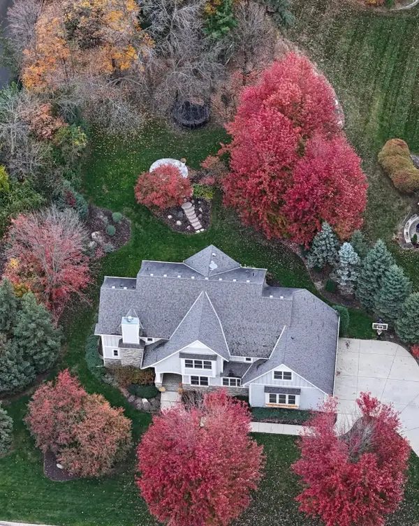 20750 Parkview Lane, Excelsior, MN 55331
