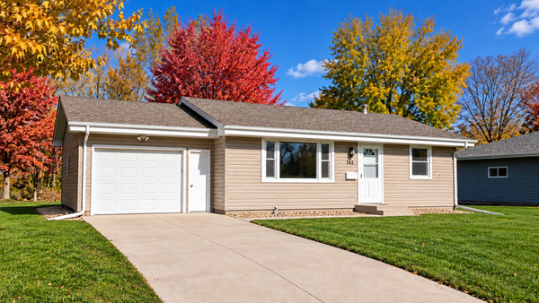 445 Northwoods Avenue Ne, Hutchinson, MN 55350