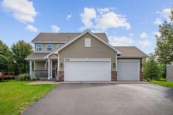 16296 Fallbrook Drive, Lakeville, MN 55044