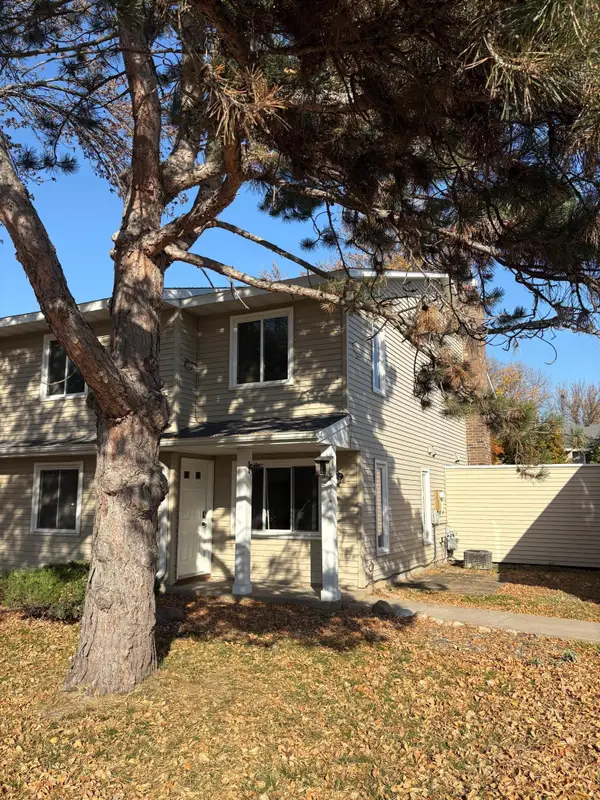 9458 Ranchview Lane N, Maple Grove, MN 55369