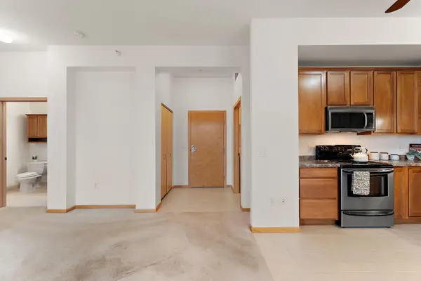 2407 39th Avenue Ne #409, Saint Anthony, MN 55421