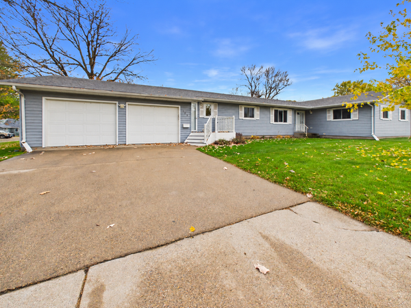 128 E 5th Street N, Melrose, MN 56352