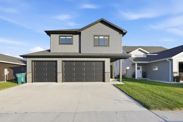 7042 67th Street S, Horace, ND 58047