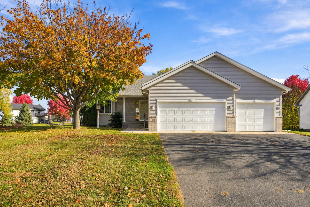 1351 Rolling Oaks Drive, Hanover, MN 55341 - #1