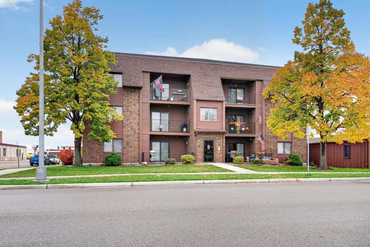 215 3rd Avenue Ne #10, Valley City, ND 58072 - #1