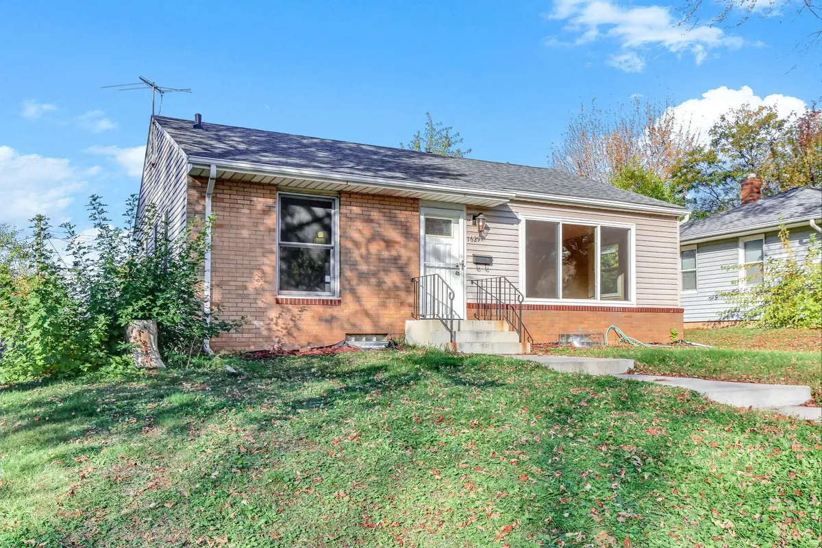 1629 Hazel Street N, Saint Paul, MN 55119 - #1