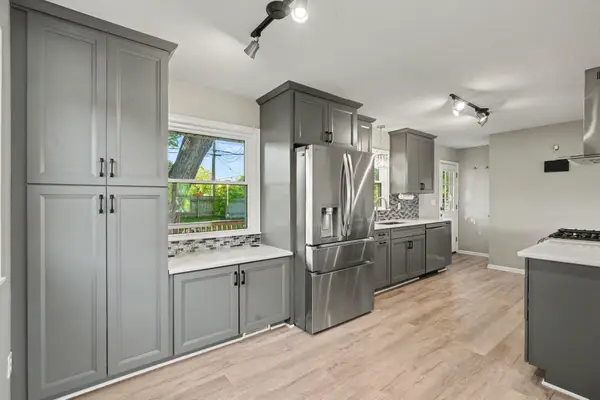 950 22nd Avenue Nw, New Brighton, MN 55112