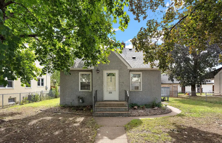 225 Richmond Street W, South Saint Paul, MN 55075 - #2