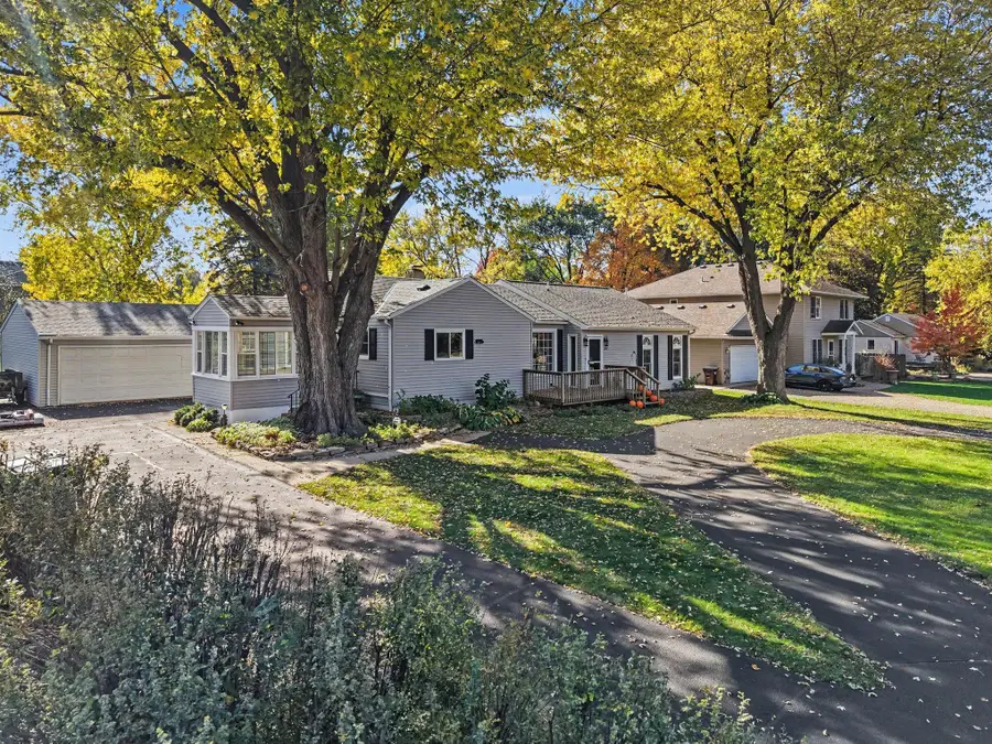 832 Wagon Wheel Trail, Mendota Heights, MN 55120 - #2