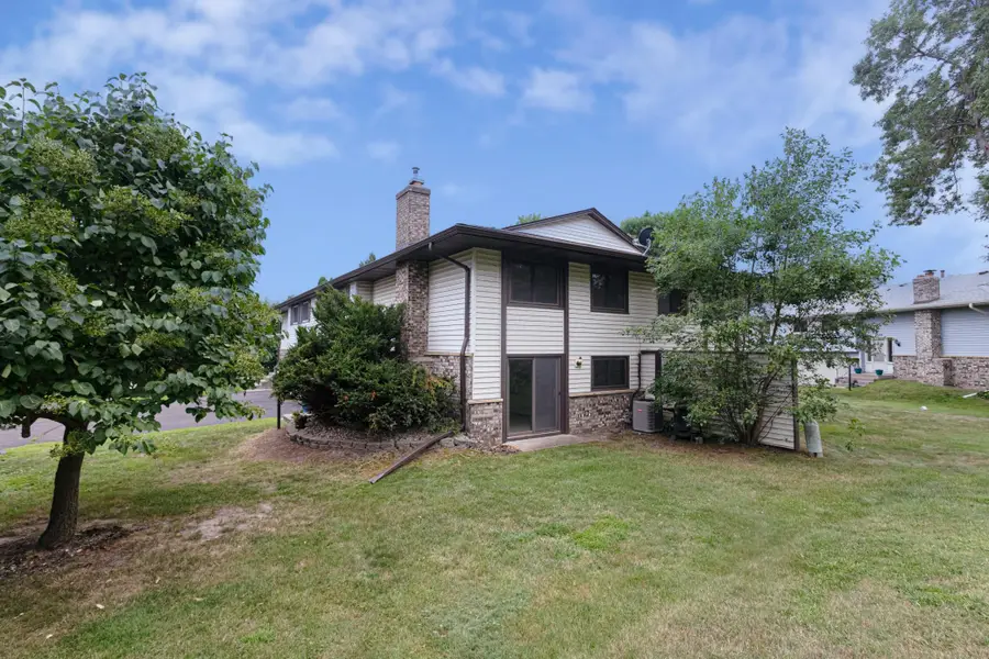 6570 Upper 35th Street N, Oakdale, MN 55128 - #3