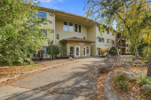 10301 Cedar Lake Road #213, Minnetonka, MN 55305