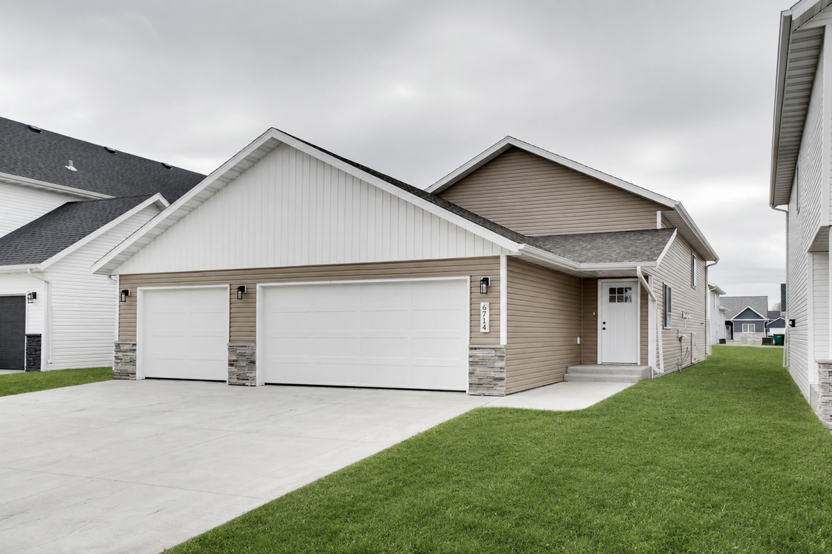 6796 Deer Creek Parkway, Fargo, ND 58104 - #1