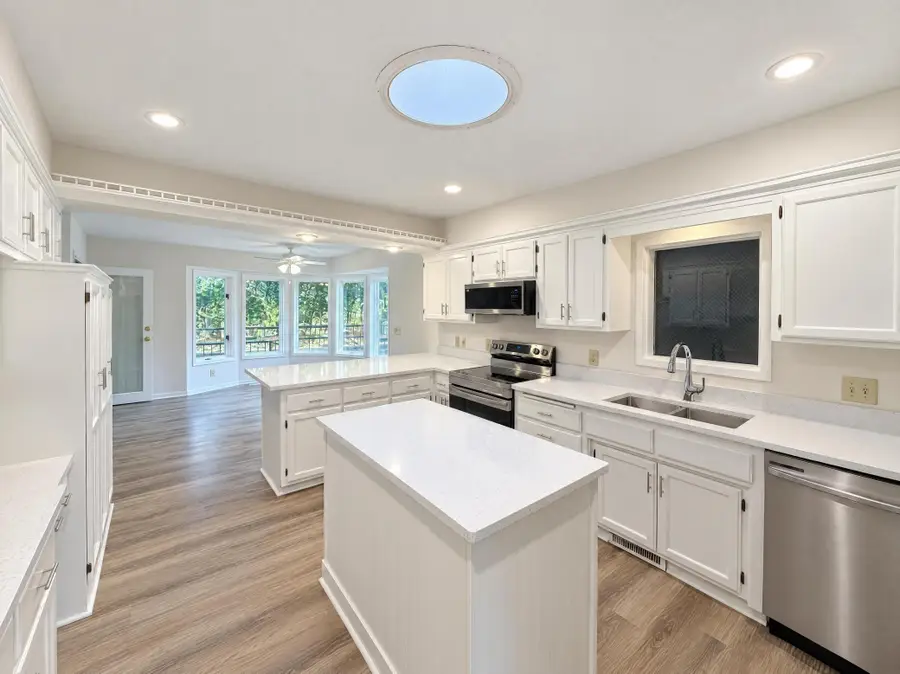 3235 Park Overlook Drive, Shoreview, MN 55126 - #3