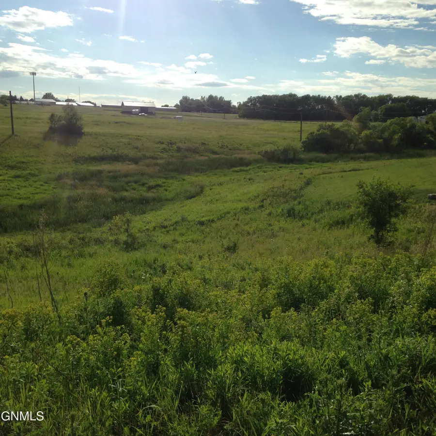 1811 8th Avenue Nw, Jamestown, ND 58401 - #3