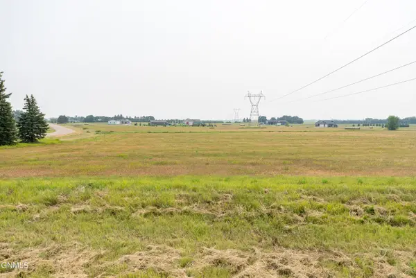 807 Apple Ridge Road, Menoken, ND 58558