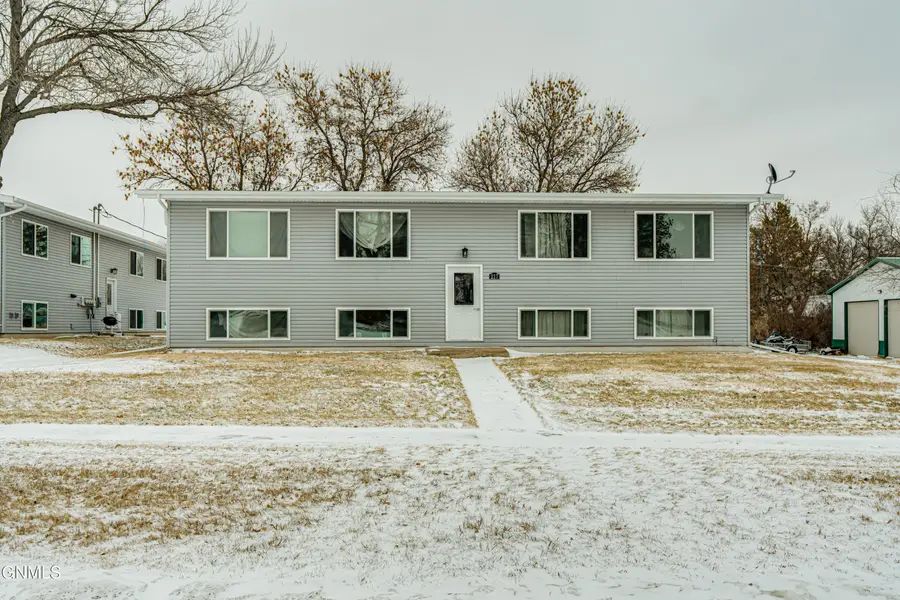 217 Lakota Avenue, Center, ND 58530 - #2