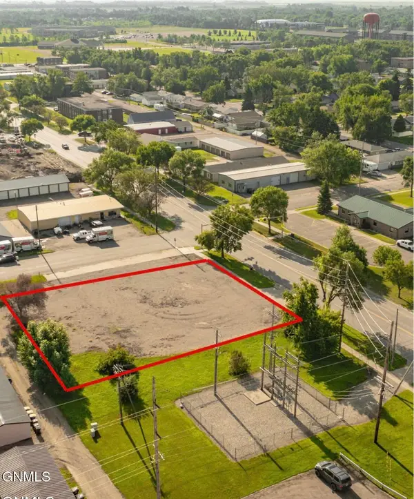 621 13th Street Se, Jamestown, ND 58401