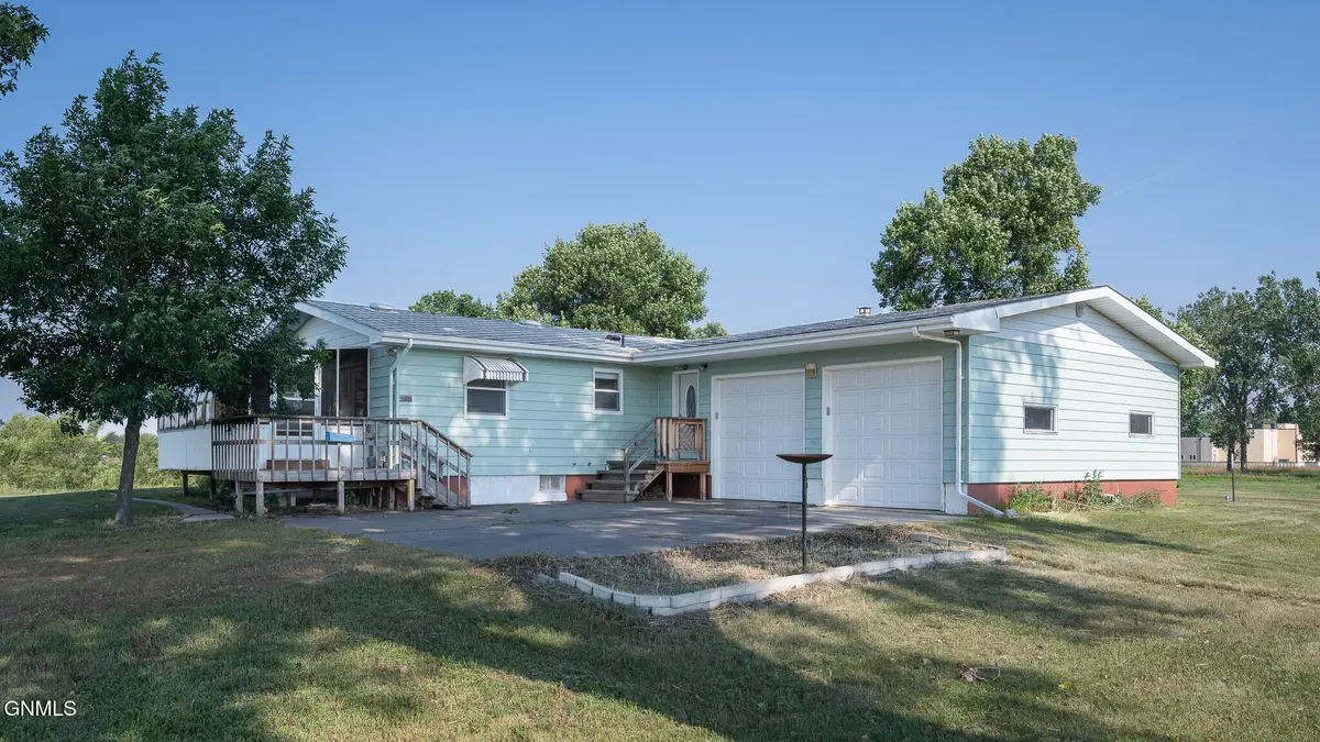537 2nd Avenue Se, Beulah, ND 58523 - #1