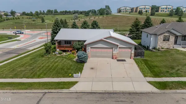 4432 Overland Road, Bismarck, ND 58503