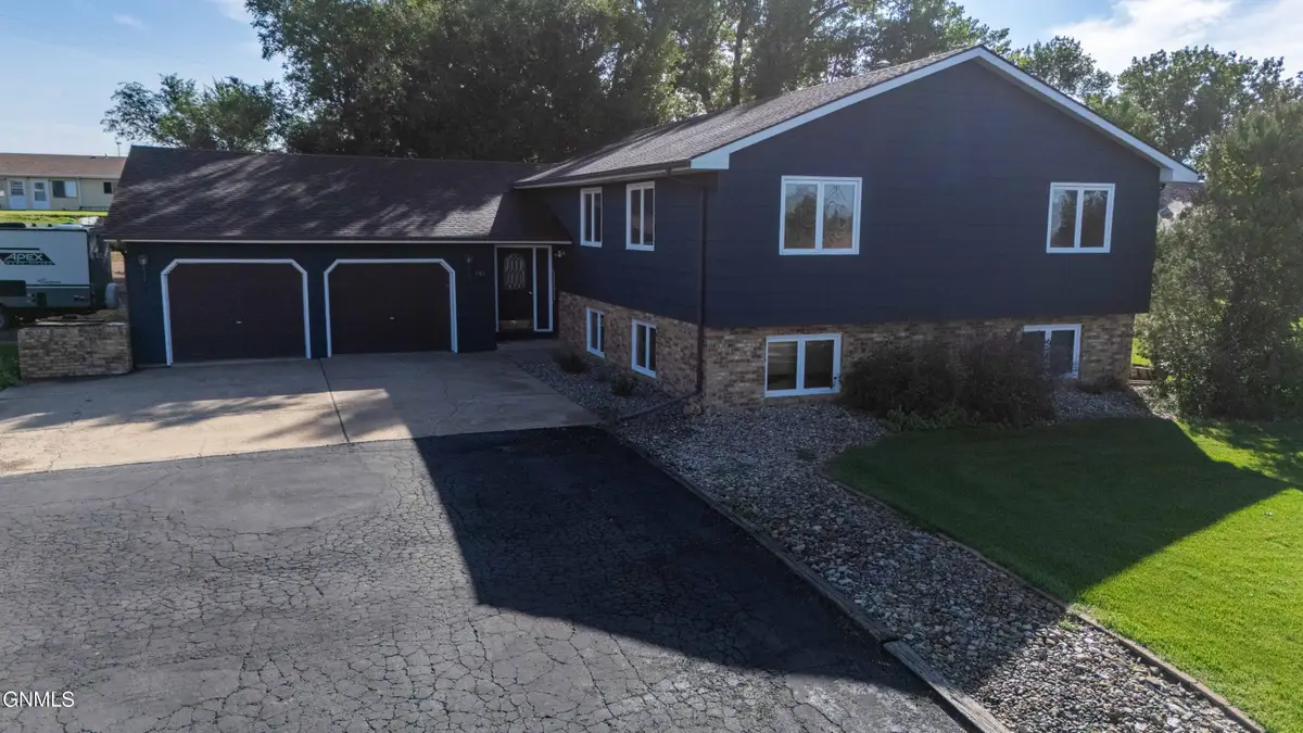 401 Montana Avenue, Mott, ND 58646 - #1