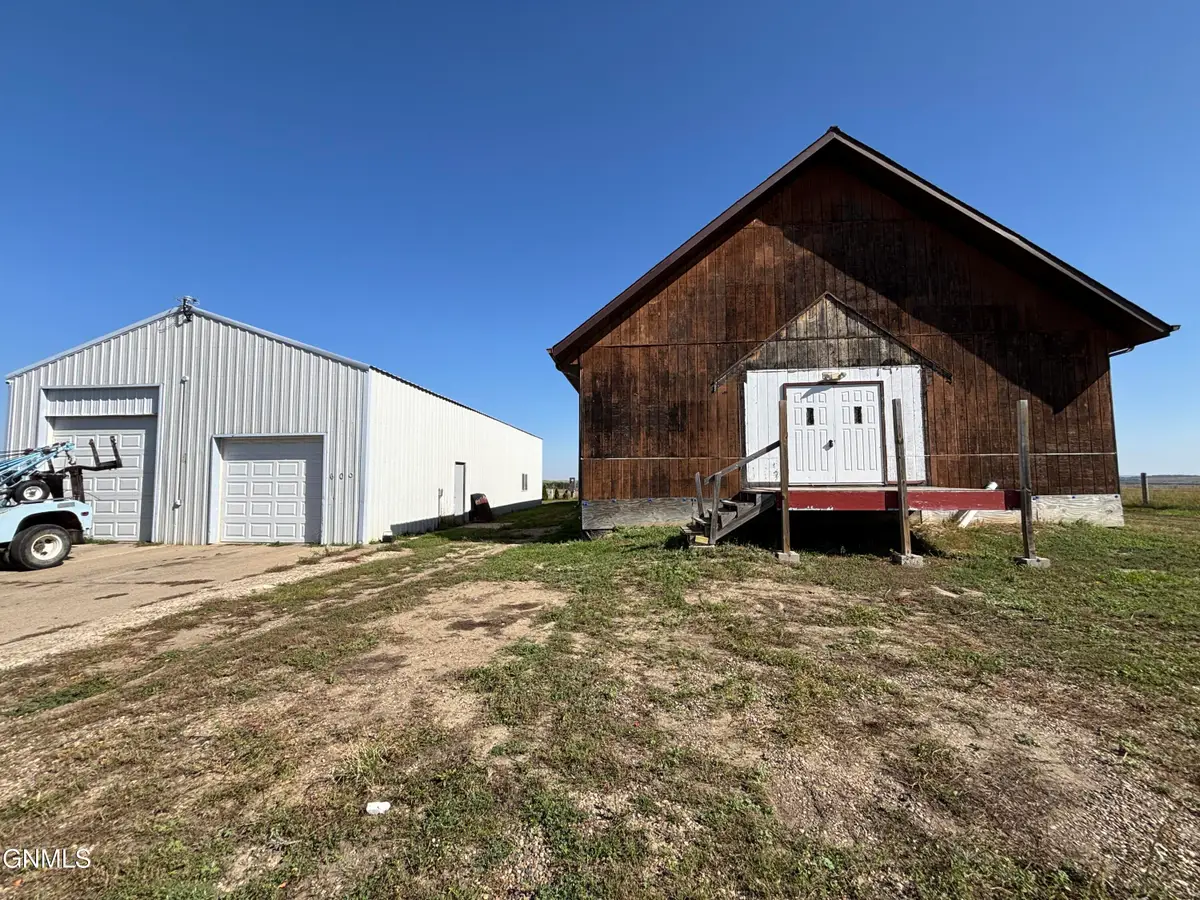 600 12th Avenue Ne, Beulah, ND 58523 - #1