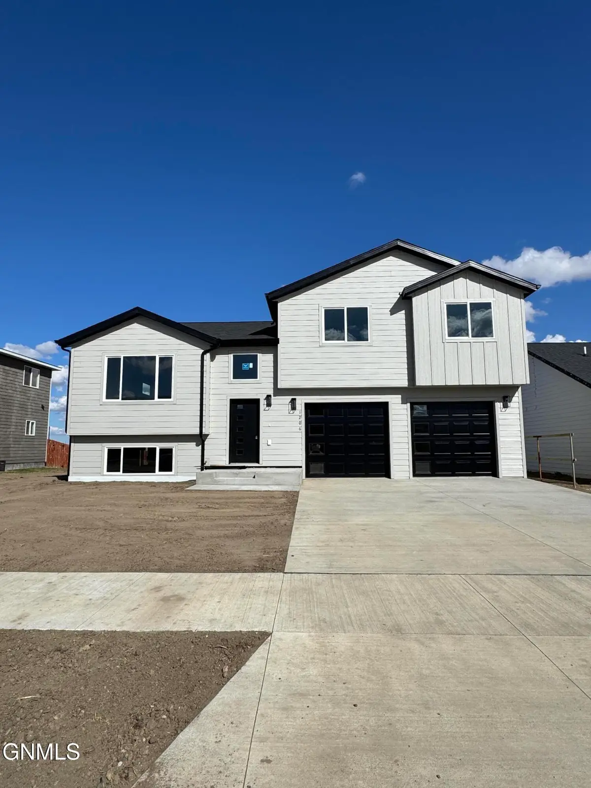 1206 9th Street Sw, Watford City, ND 58854 - #1