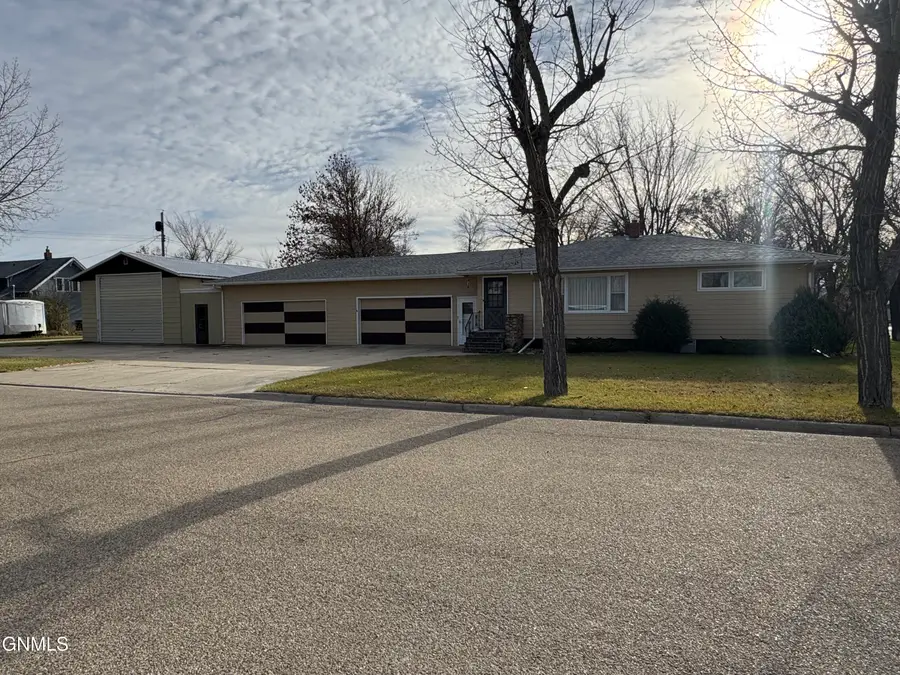 309 2nd Avenue Nw, Crosby, ND 58730 - #2