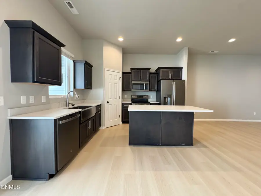 110 Kenner Loop, Bismarck, ND 58504 - #3