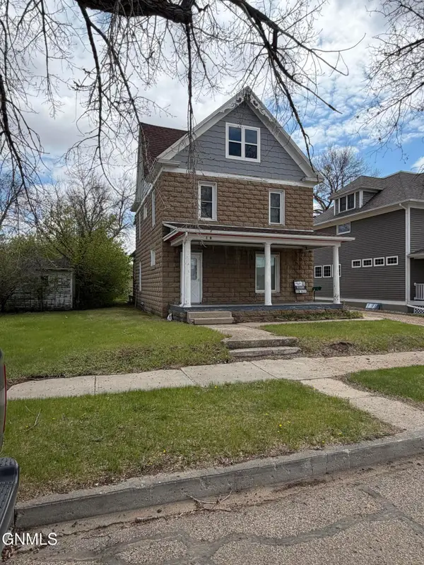 18 1st Street Ne, Crosby, ND 58730